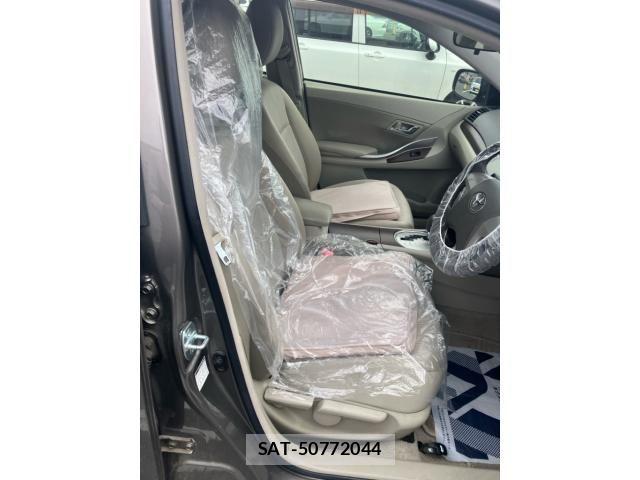 Toyota PREMIO 2012-06 8101227-16