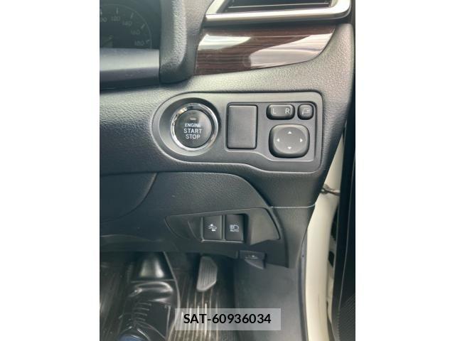 Toyota PREMIO 2017-09 8101225-16