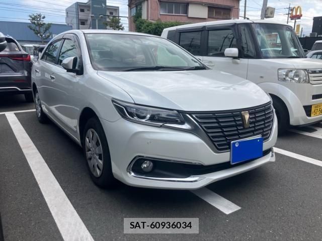 Toyota PREMIO 2017-09 8101225-2