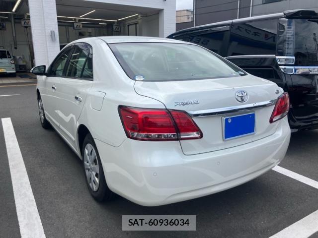 Toyota PREMIO 2017-09 8101225-5