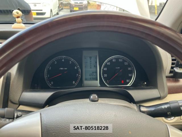 Toyota PREMIO 2011-08 8131916-10