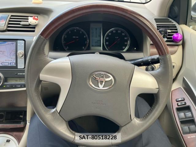 Toyota PREMIO 2011-08 8131916-11