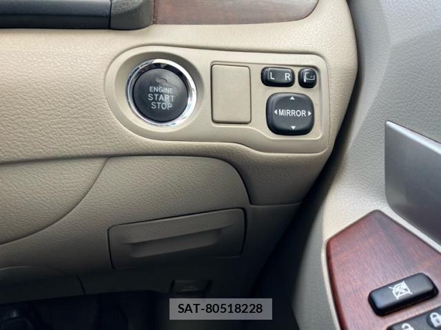 Toyota PREMIO 2011-08 8131916-13