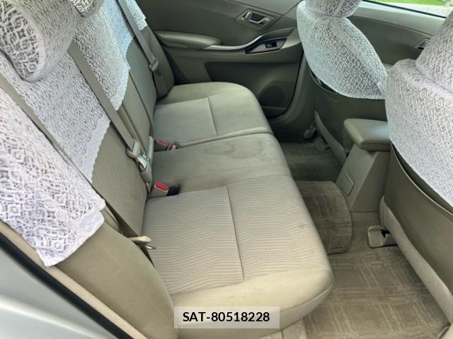 Toyota PREMIO 2011-08 8131916-18