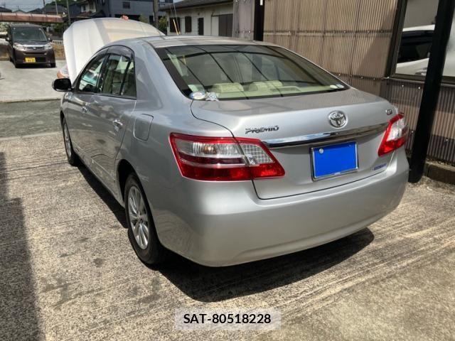Toyota PREMIO 2011-08 8131916-2