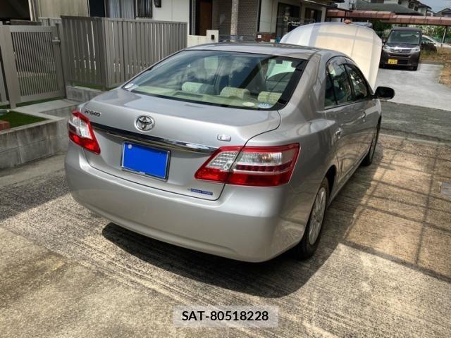 Toyota PREMIO 2011-08 8131916-3