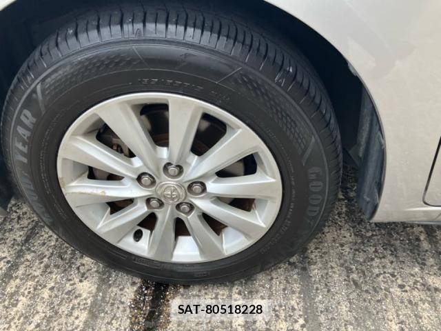 Toyota PREMIO 2011-08 8131916-5