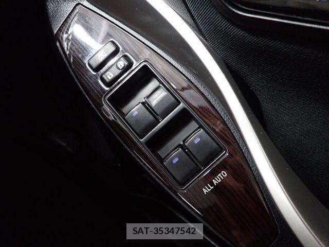 Toyota PREMIO 2018-05 8159016-10