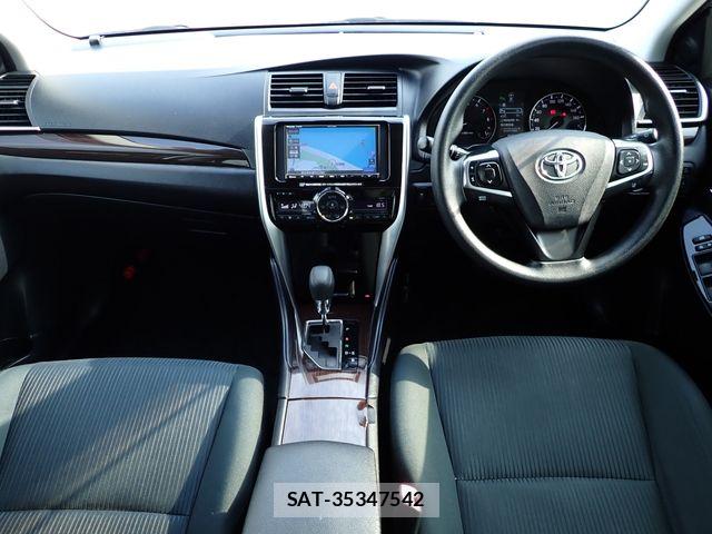 Toyota PREMIO 2018-05 8159016-1