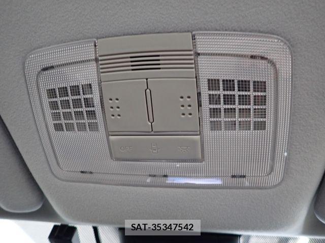 Toyota PREMIO 2018-05 8159016-23