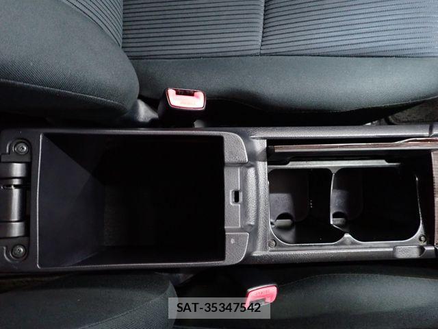 Toyota PREMIO 2018-05 8159016-24