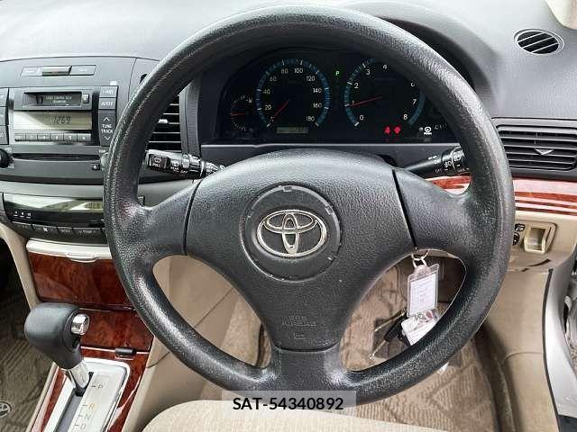 Toyota PREMIO 2003-07 8209565-3