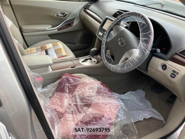 Toyota PREMIO 2012-03 8246349-10