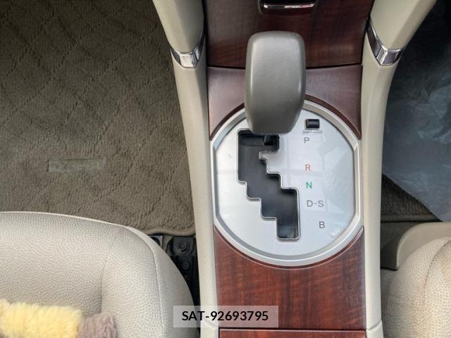 Toyota PREMIO 2012-03 8246349-15