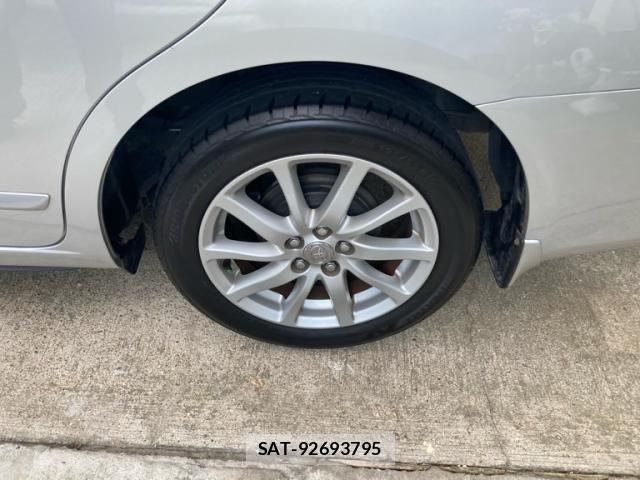 Toyota PREMIO 2012-03 8246349-5
