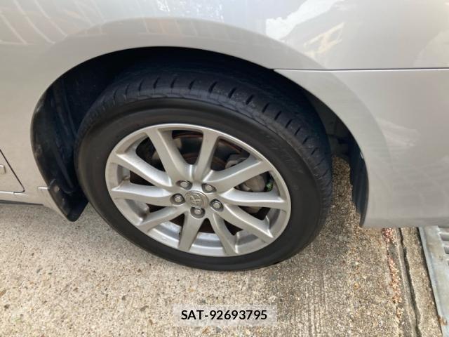 Toyota PREMIO 2012-03 8246349-7