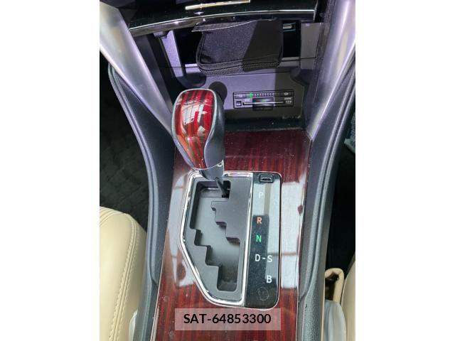 Toyota PREMIO 2016-07 8246348-14