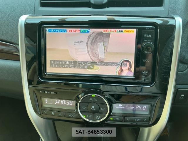 Toyota PREMIO 2016-07 8246348-15