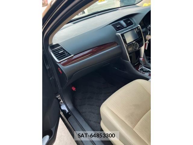 Toyota PREMIO 2016-07 8246348-19