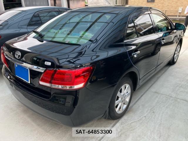 Toyota PREMIO 2016-07 8246348-3