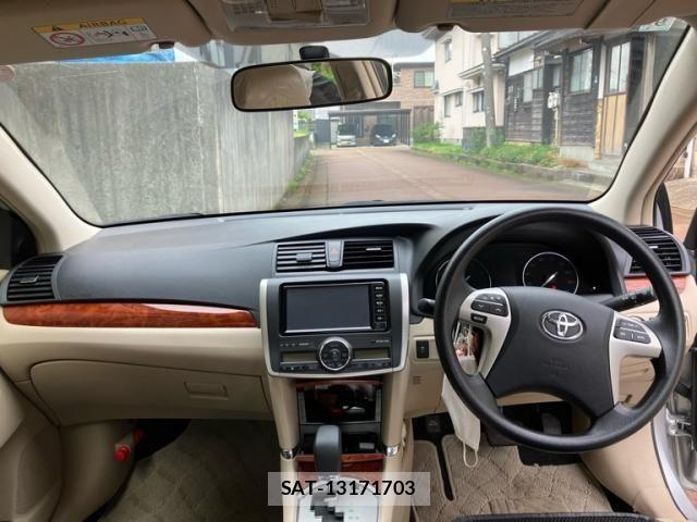 Toyota PREMIO 2016-09 8316410-17