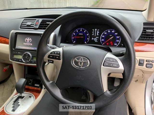 Toyota PREMIO 2016-09 8316410-18