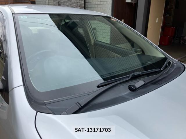 Toyota PREMIO 2016-09 8316410-2