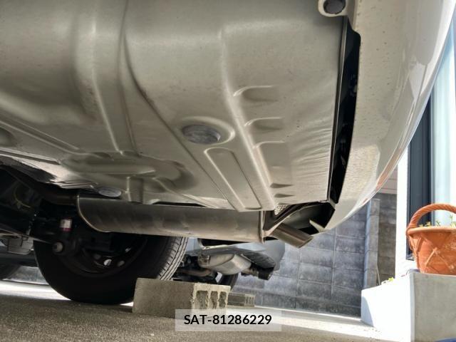 Toyota PREMIO 2016-11 8316409-11