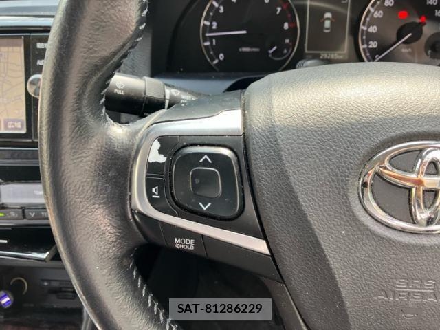 Toyota PREMIO 2016-11 8316409-15