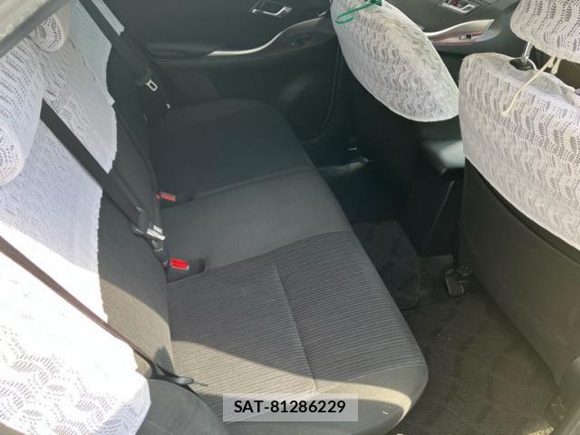 Toyota PREMIO 2016-11 8316409-18