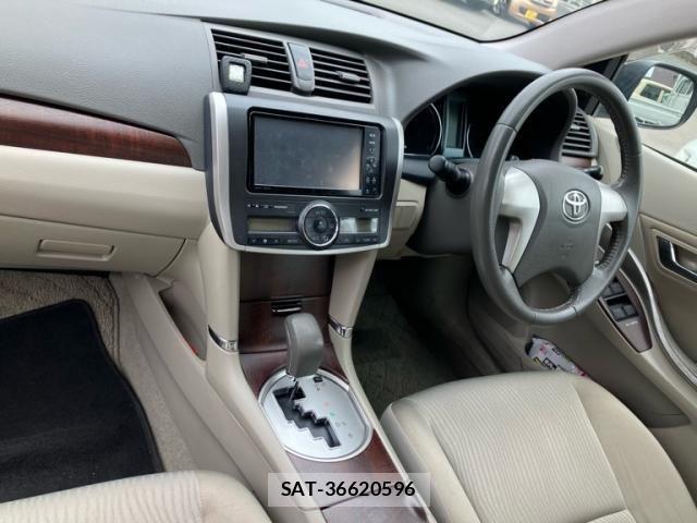 Toyota PREMIO 2011-08 8414407-15