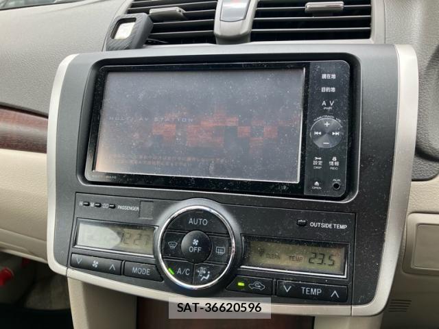 Toyota PREMIO 2011-08 8414407-21