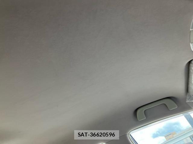 Toyota PREMIO 2011-08 8414407-23