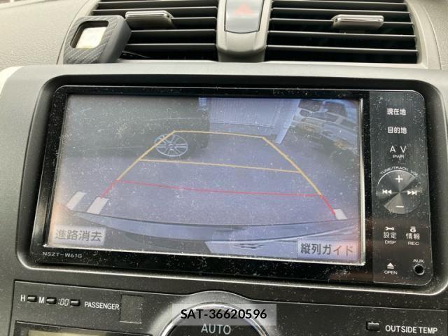 Toyota PREMIO 2011-08 8414407-24