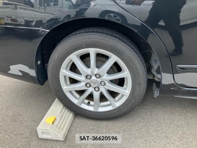 Toyota PREMIO 2011-08 8414407-4