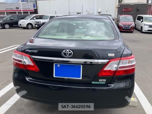 Toyota PREMIO 2011-08 8414407-5