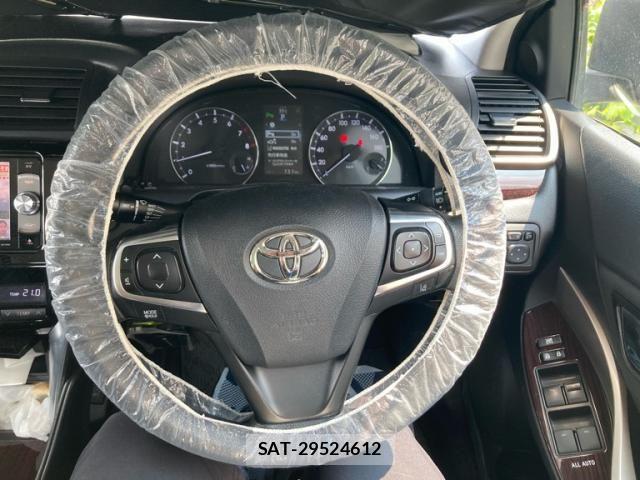 Toyota PREMIO 2016-09 8414404-16