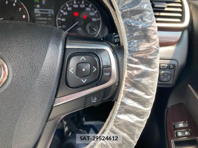 Toyota PREMIO 2016-09 8414404-17