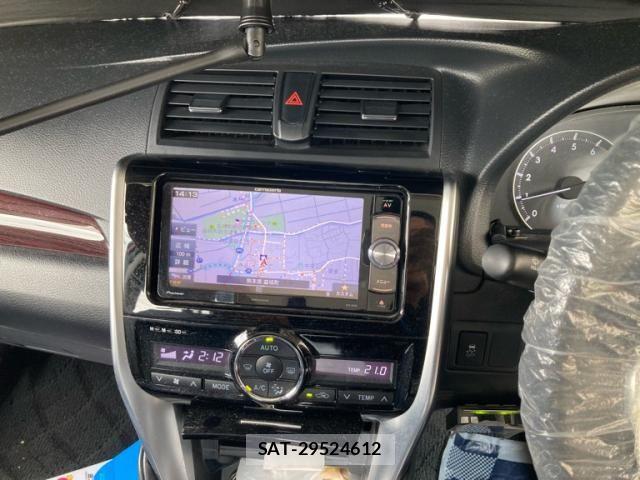 Toyota PREMIO 2016-09 8414404-19
