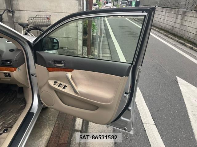 Toyota PREMIO 2006-03 8414408-13