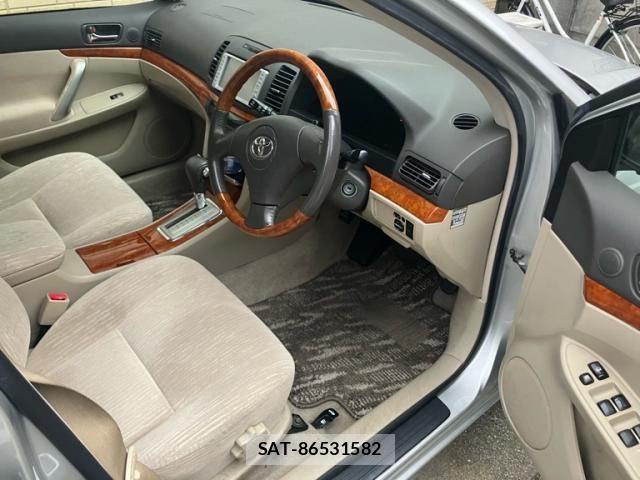 Toyota PREMIO 2006-03 8414408-14