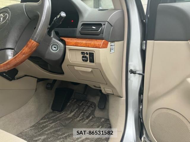 Toyota PREMIO 2006-03 8414408-17