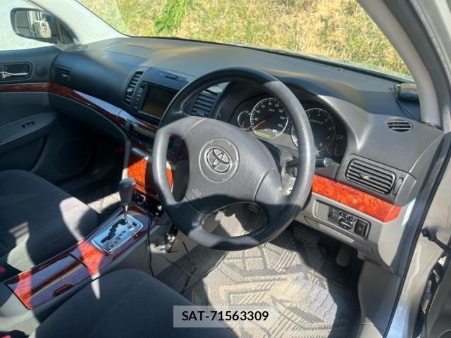 Toyota PREMIO 2005-02 8414411-11