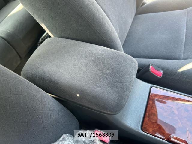 Toyota PREMIO 2005-02 8414411-17