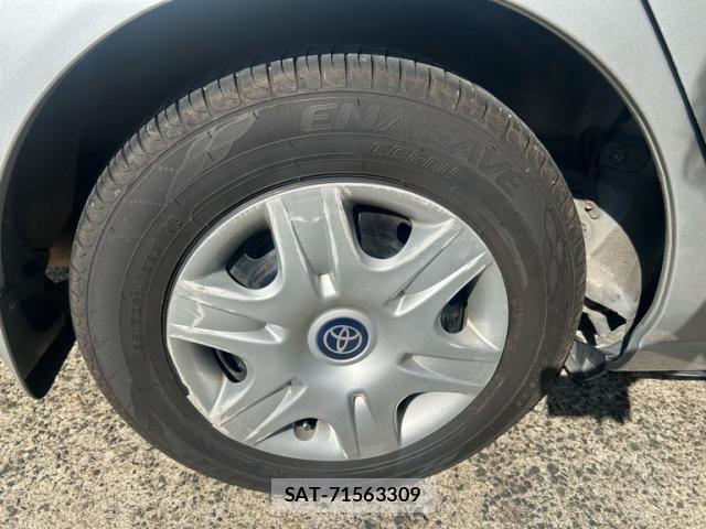 Toyota PREMIO 2005-02 8414411-5