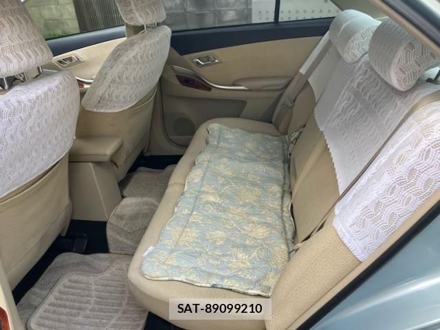 Toyota PREMIO 2015-10 8458202-9