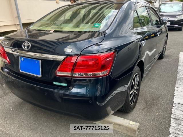 Toyota PREMIO 2017-12 8458201-3