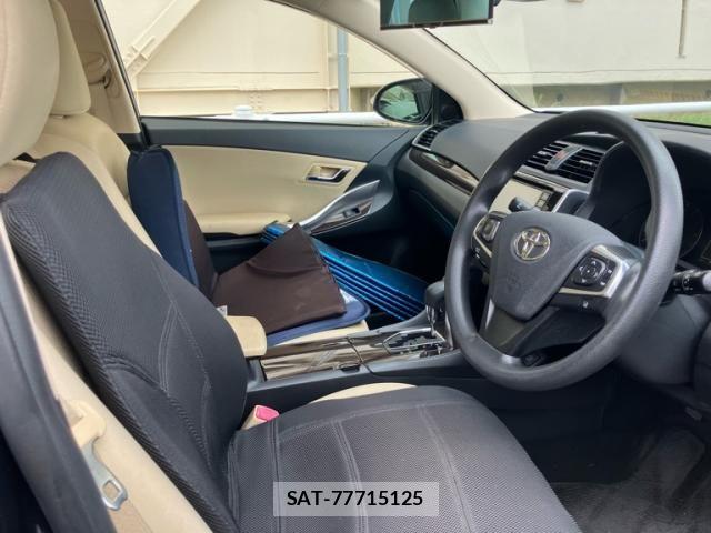 Toyota PREMIO 2017-12 8458201-5