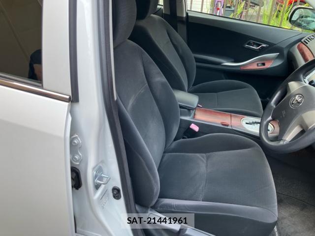 Toyota PREMIO 2011-11 8628380-9