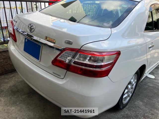 Toyota PREMIO 2011-11 8628380-2